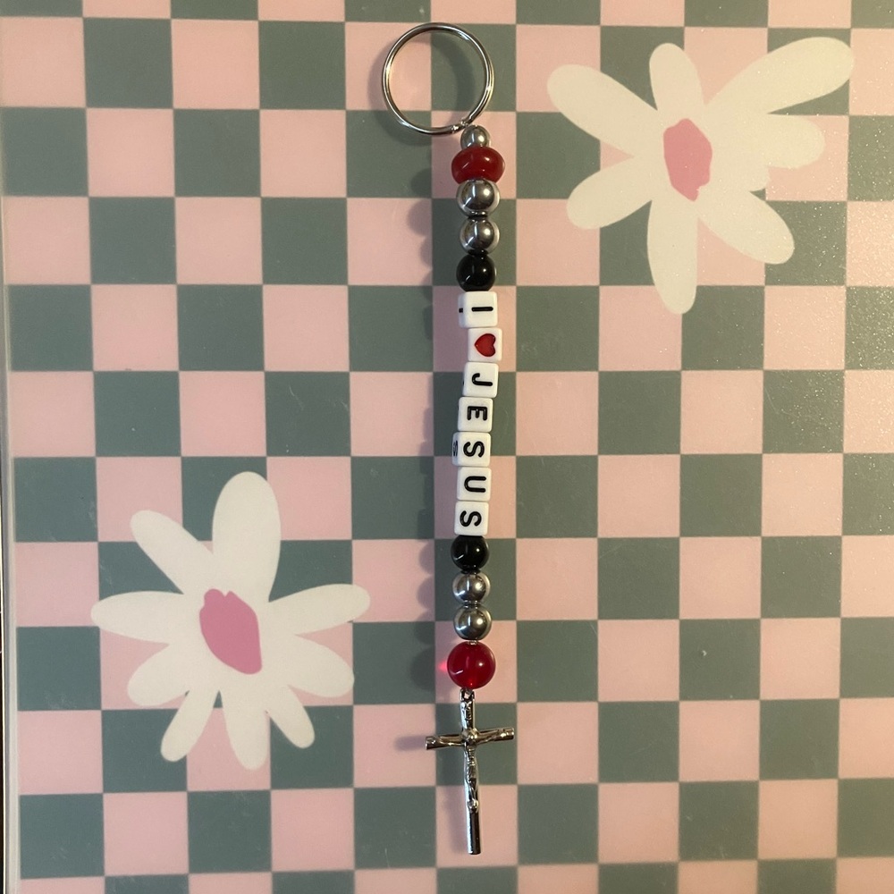 I ❤️ Jesus Keychain - Picture 2 of 5